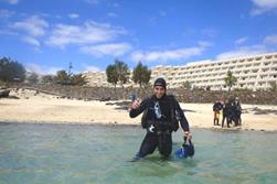 Lanzarote Dive Centre - Canary Islands. Shore diver.